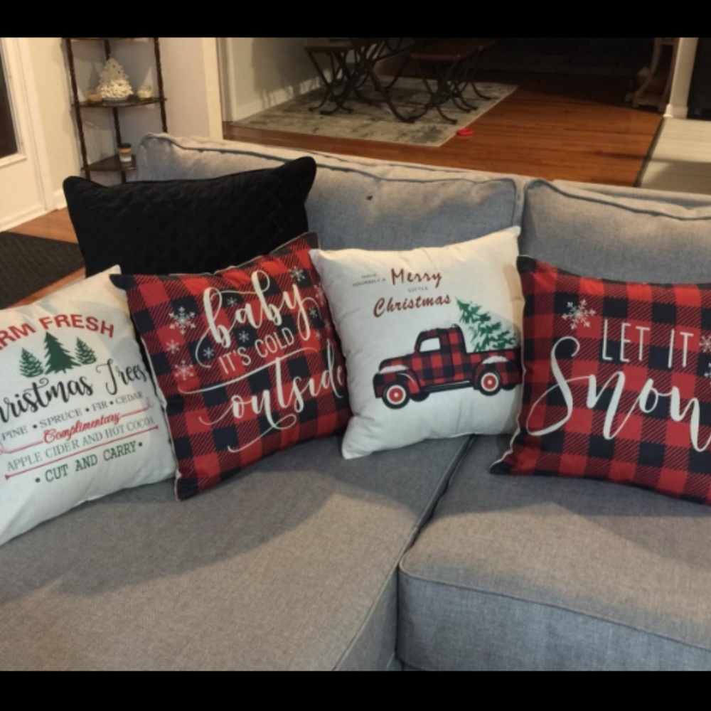 4 Christmas Pillow Decorations 18 x 18